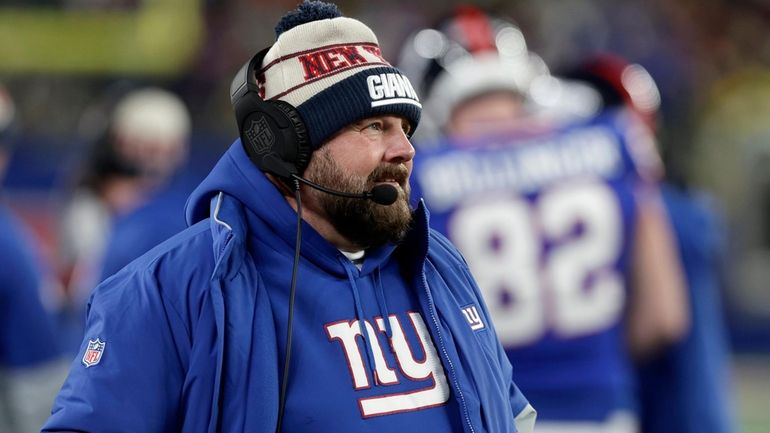 Giants head coach Brian Daboll looks on during the second quarter...