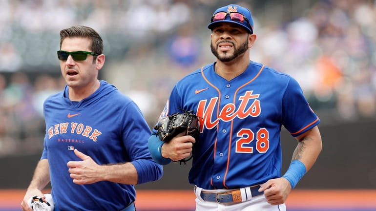 Mets' Mark Vientos called up, Tommy Pham gets MRI results on groin