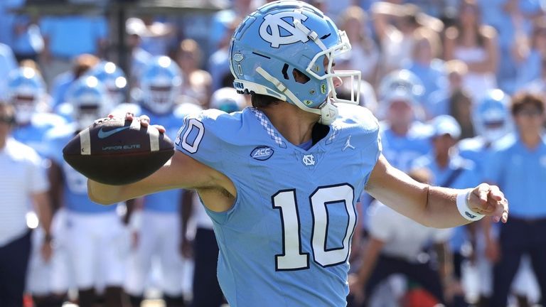 North Carolina quarterback Drake Maye (10) throws a pass during...