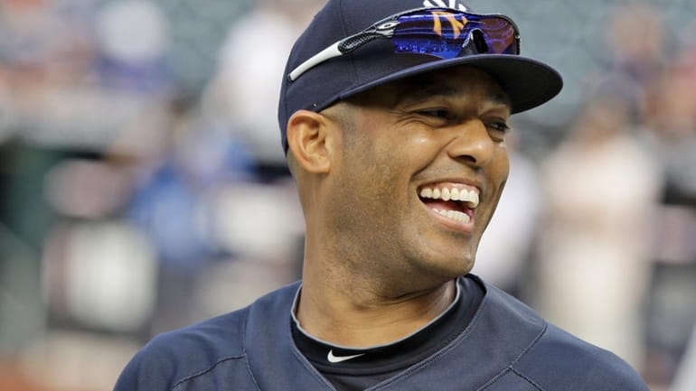 Mariano Rivera becomes the all-time saves leader 