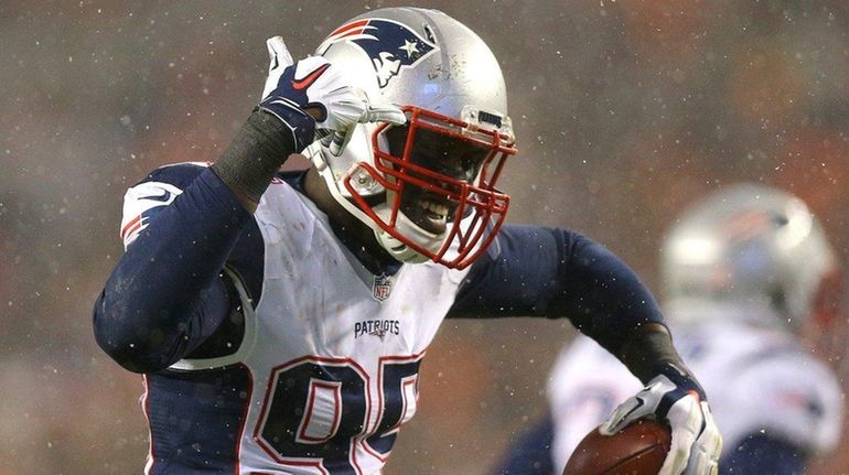 Chandler Jones, Patriots DL, admitted, released at hospital - Newsday