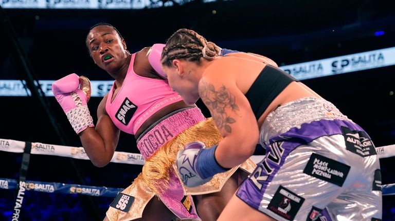 Middleweight champion Claressa Shields, left, fights reigning WBC women's heavyweight...