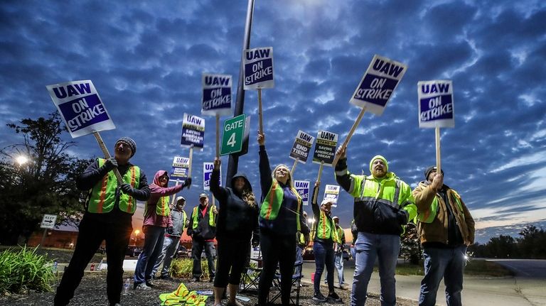 United Auto Workers members strike outside of Ford's Kentucky Truck...