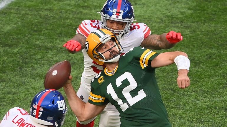 Giants' Oshane Ximines knows firsthand injury risk Jets are taking with  Aaron Rodgers - Newsday