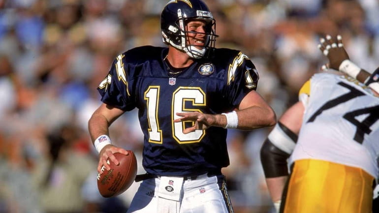 Quarterback Ryan Leaf of the San Diego Chargers looks to...