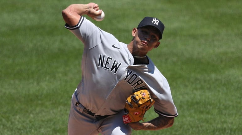 Yankees pitcher Jonathan Loaisiga works two scoreless innings in