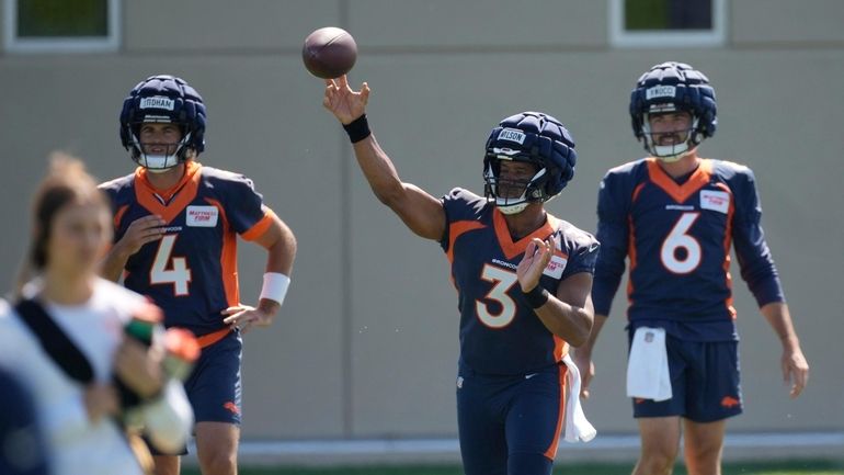 Broncos QB Russell Wilson sharp, RB Javonte Williams active vs. SF