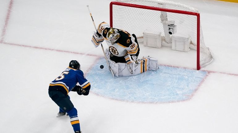 Boston Bruins goaltender Linus Ullmark (35) stops a shot from...