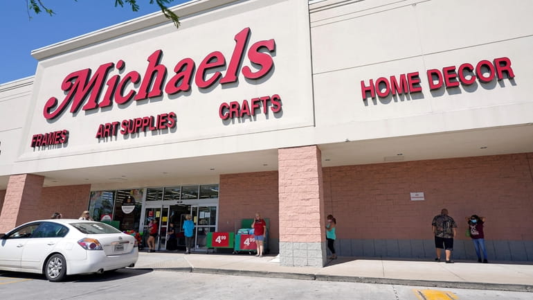 Michaels Announces Lease Signing for New Location in Hicksville