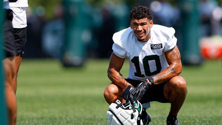 New York Jets wide receiver Allen Lazard (10) looks on...