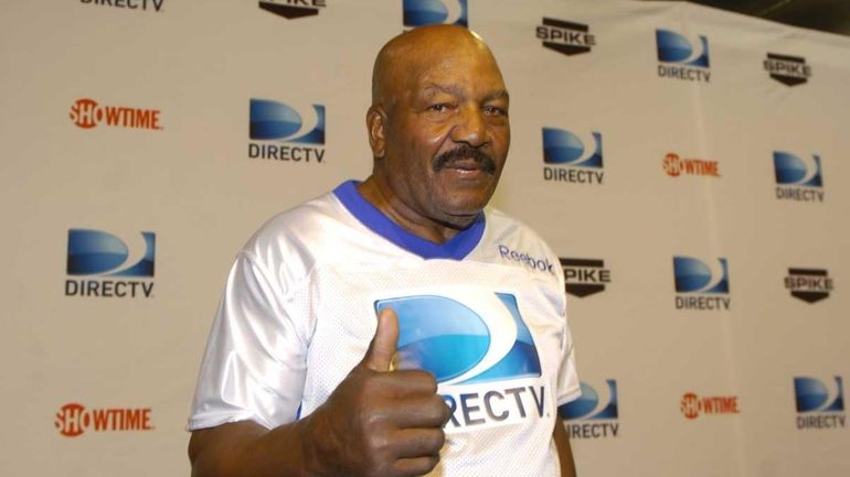 Jim Brown back on Long Island for golf event - Newsday