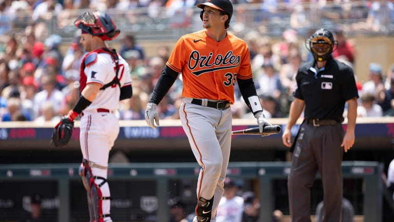 Mike Mussina always looked better in an Orioles uniform, no?  Baltimore  orioles, Baltimore orioles baseball, Orioles baseball