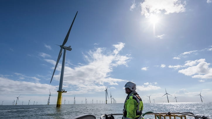 Offshore wind projects should commit to use union labor.