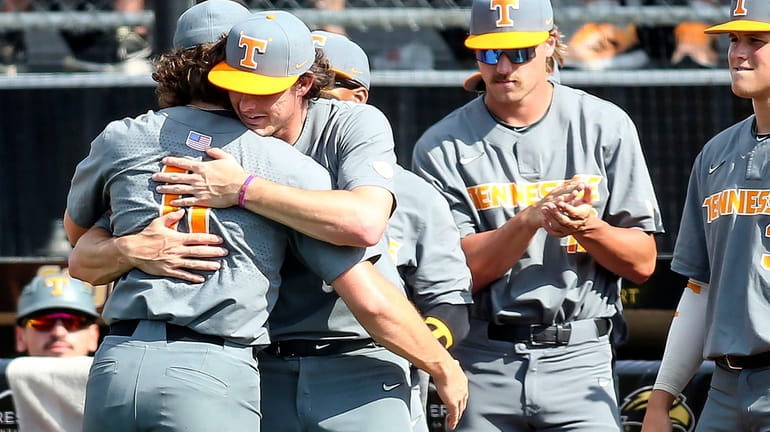 Southern Miss wins completion of suspended game, Tennessee wins Game 2 at  best-of-3 super regional - Newsday