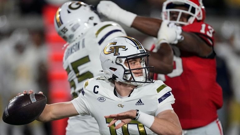 Georgia Tech quarterback Haynes King (10) looks for an open...