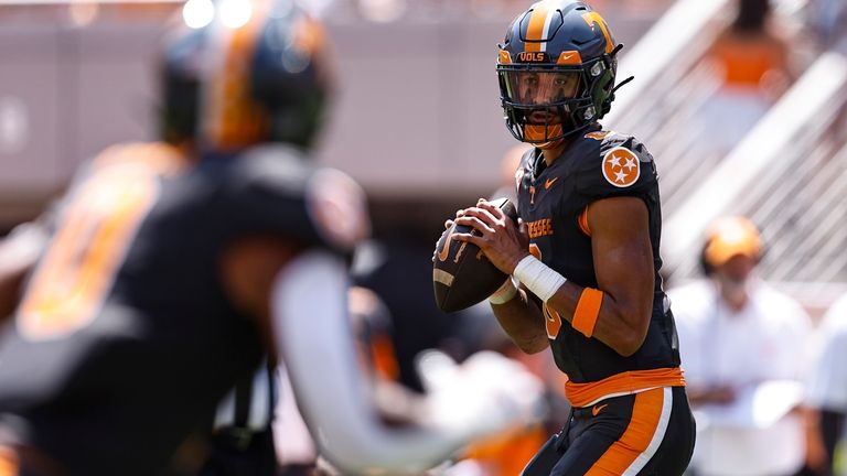 Tennessee quarterback Nico Iamaleava (8) looks for a receiver during...