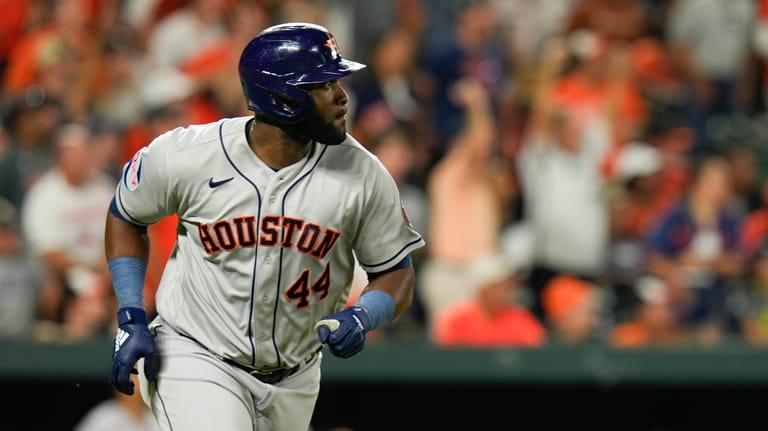 Houston Astros' Yordan Alvarez likely out a month with oblique injury