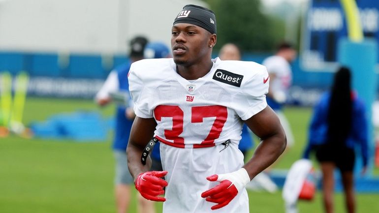 It's 'go time' for Giants cornerbacks Deonte Banks and Tre Hawkins - Newsday