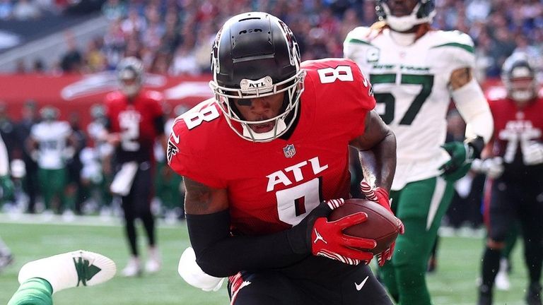 Kyle Pitts of the Falcons scores the first touchdown during...