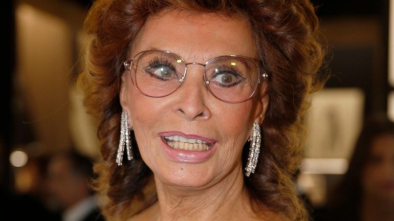 Screen icon Sophia Loren is recovering from successful surgery for...