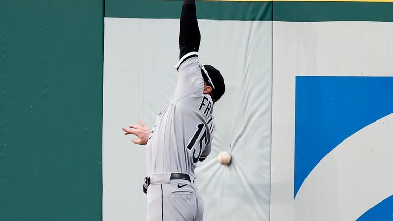 Gonzalez comes through again, sparks White Sox to 4-2 win over Guardians