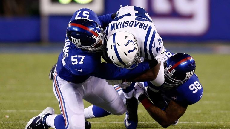 Ahmad Bradshaw, Hakeem Nicks help beat their old teammates - Newsday