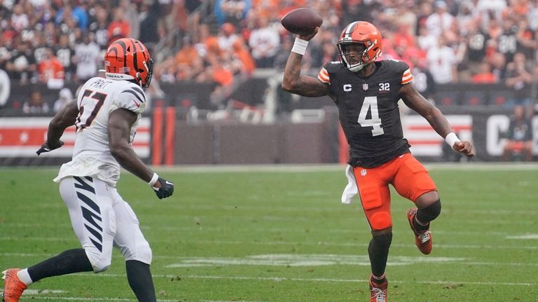 Cleveland Browns battle cross state Ohio rival Cincinnati Bengals