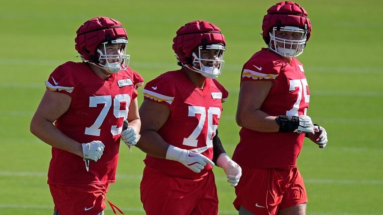 Kansas City Chiefs guard Nick Torres (79), offensive tackle Kingsley...