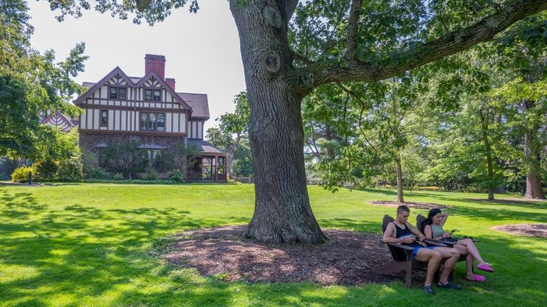 Manor House at Bayard Cutting Arboretum.