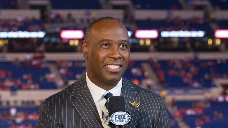 Charles Davis in for Dan Fouts on CBS' No. 2 NFL team - Newsday