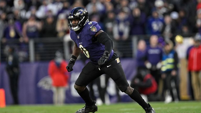 Baltimore Ravens linebacker Roquan Smith (0) in action during the...