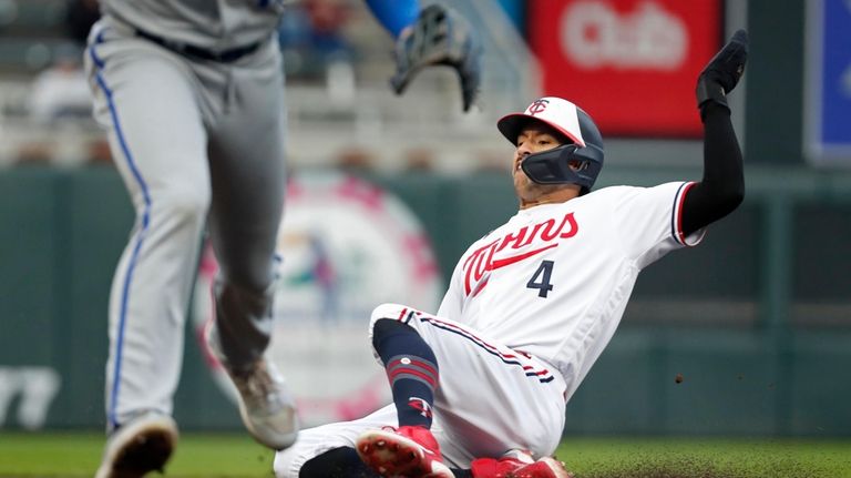 Twins rout Cubs for second straight day