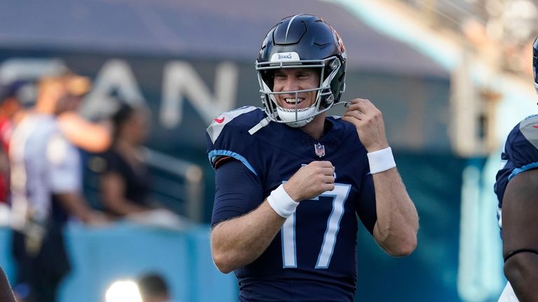 Tennessee Titans trying to avoid rebuild in chasing Jaguars to retake AFC  South title