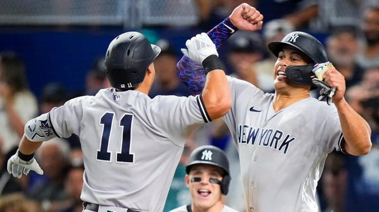 Giancarlo Stanton Hits CLUTCH Go-Ahead 2-Run Home Run In 9th