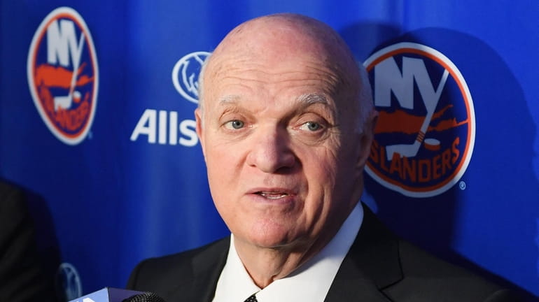Islanders president and general manager Lou Lamoriello speaks with the...