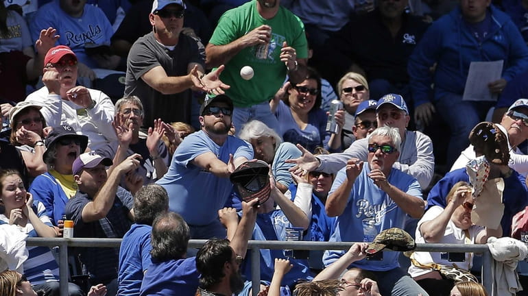 Want to catch a foul ball? This website offers fans help