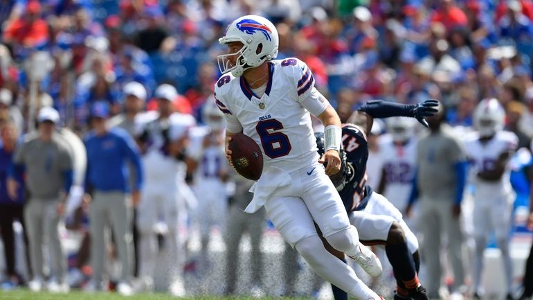 Buffalo Bills quarterback Shane Buechele (6) runs during the second...