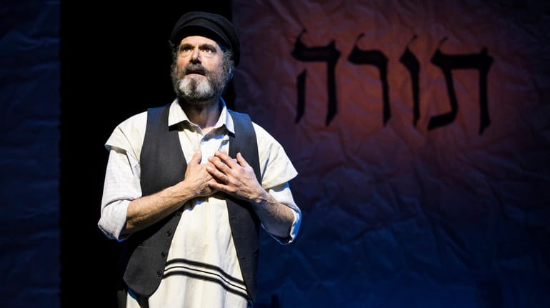 Steven Skybell is a brilliant Tevye in "Fiddler on the Roof"...