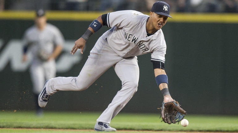 New York Yankees STARLIN CASTRO homers in the third