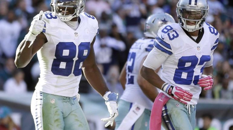 Dallas Cowboys wide receiver Dez Bryant (88) gestures after wide...