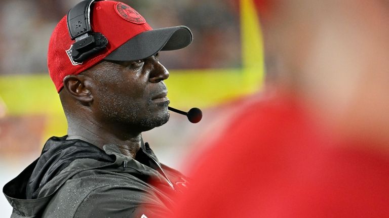 Tampa Bay Buccaneers' Todd Bowles watches during the second half...