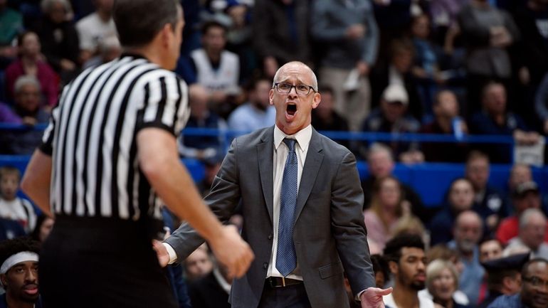 Connecticut head coach Dan Hurley reacts during the second half...