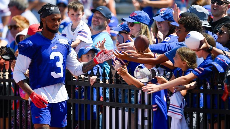 Bills safety Damar Hamlin returns to action in first regular-season game  since cardiac arrest - Newsday