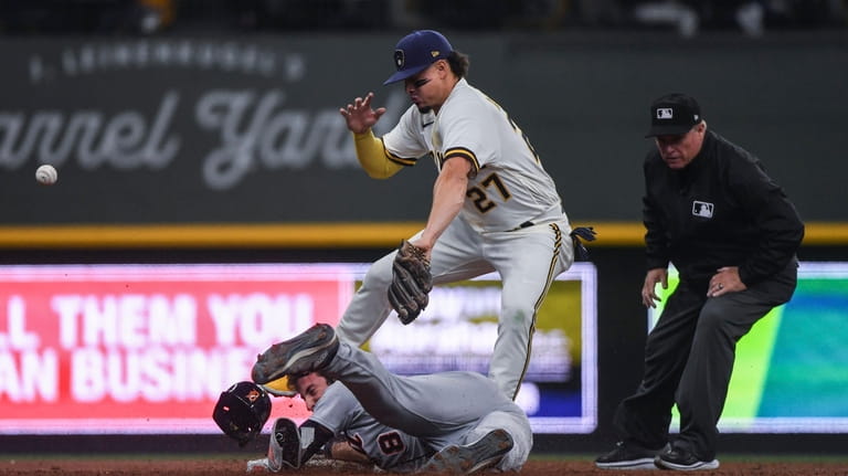 Caratini, Wiemer homer, Brewers top Tigers 6-2, Báez hurt - Newsday