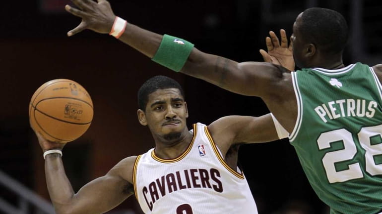 Cavaliers' Kyrie Irving to be named top NBA rookie: source