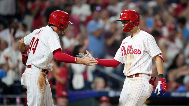 Schwarber homers twice, Turner goes deep, Phillies power past