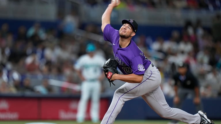 Elias Diaz goes deep in Rockies' win over Marlins