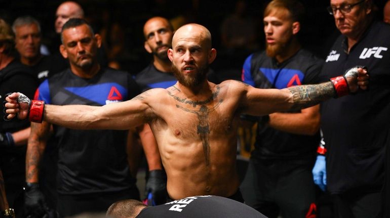 Brian Kelleher gets ready to enter the ring at NYCB...