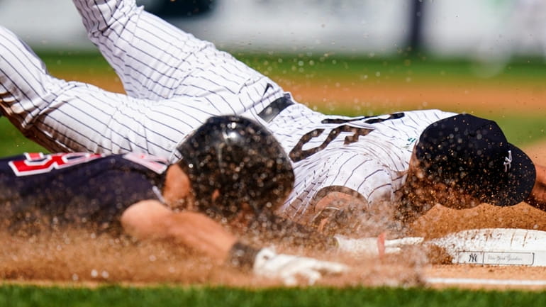 Tim Locastro steals base, scores tying run in Yankees win