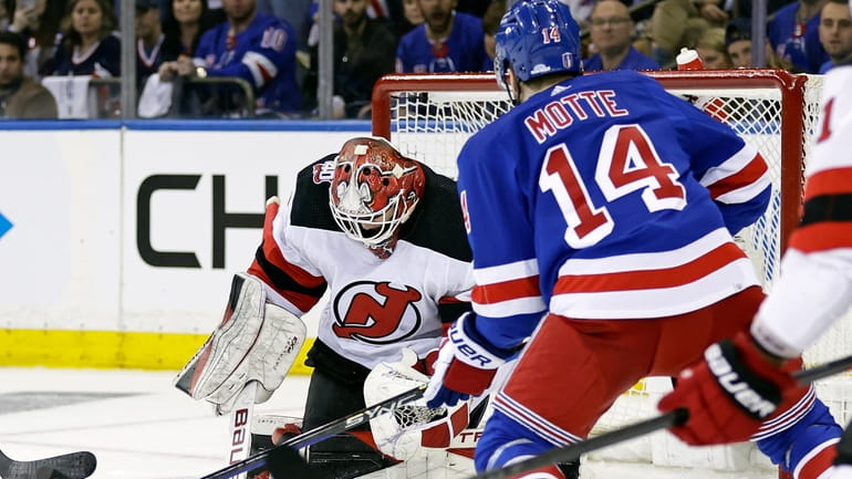 Rangers want to get Devils goalie caught in traffic - Newsday